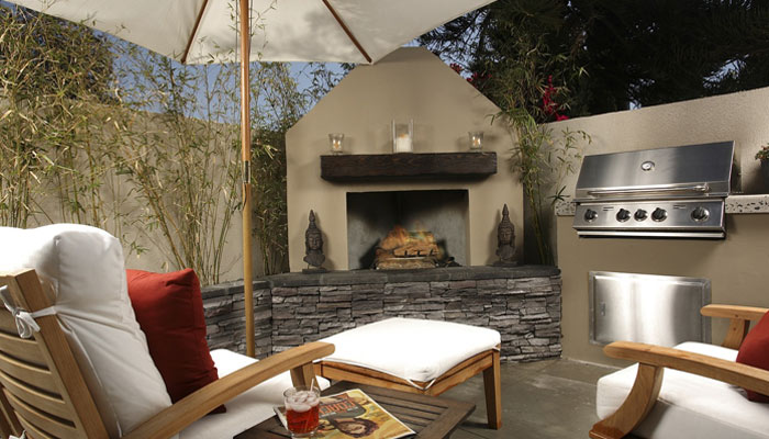 Outdoor Fire Features Add a Stunning Touch to Your Outdoor Decor
