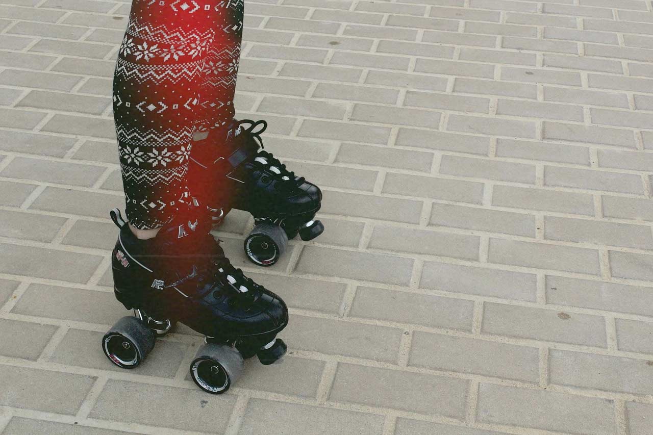 Girl on skateboard wearing legging
