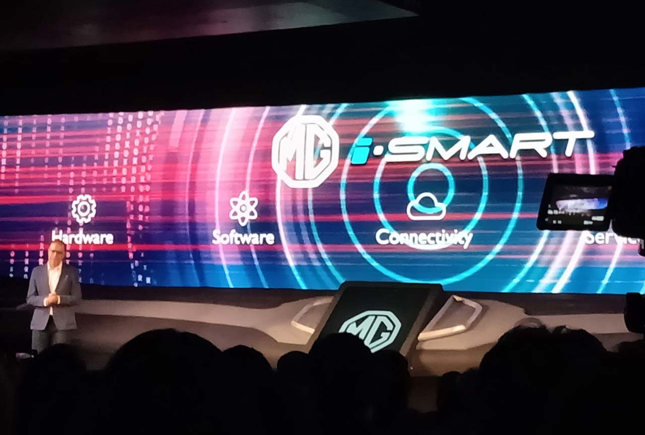 Rajeev Chaba explaining features of MG Hector iSmart technology