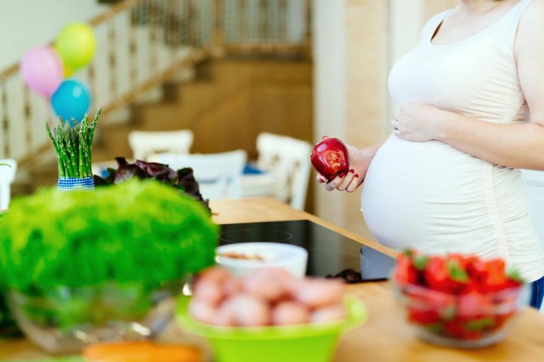 pregnant woman healthy diet
